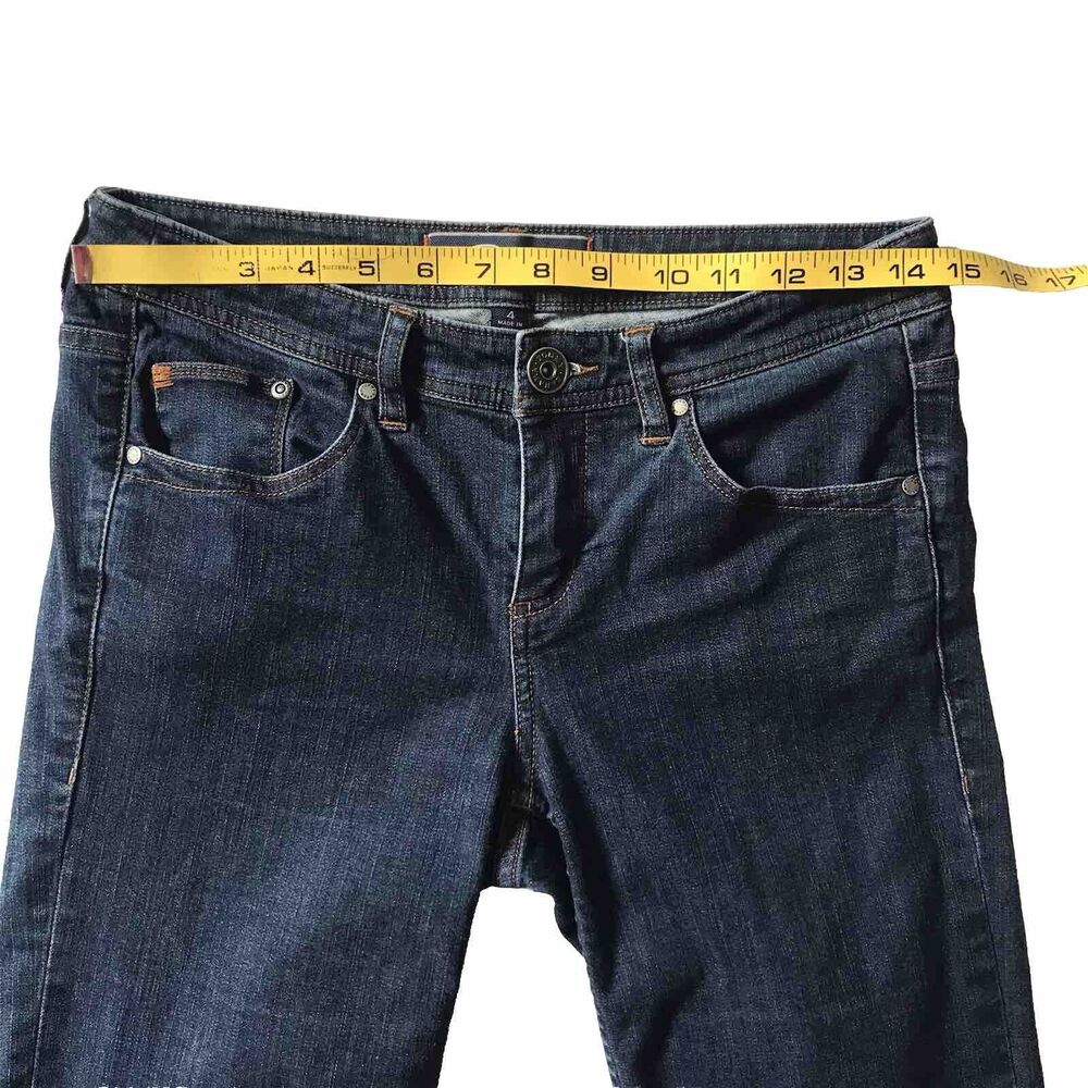 Tommy Bahama Womens Marin Denim Jeans Kickers Bermuda Shorts Size 4 14” Insm EUC - Picture 4 of 11